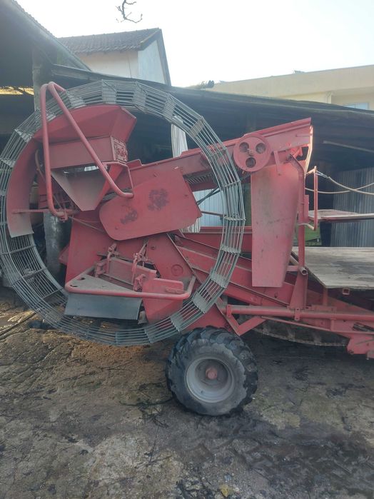 vendo máquina de arrancar batatas