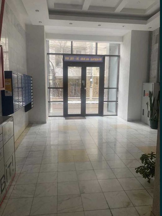 Продаж 4к квартири Богдана Хмельницького 58а