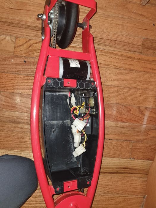 Продам електросамокат Razor E100 – без батареї, у хорошому стані