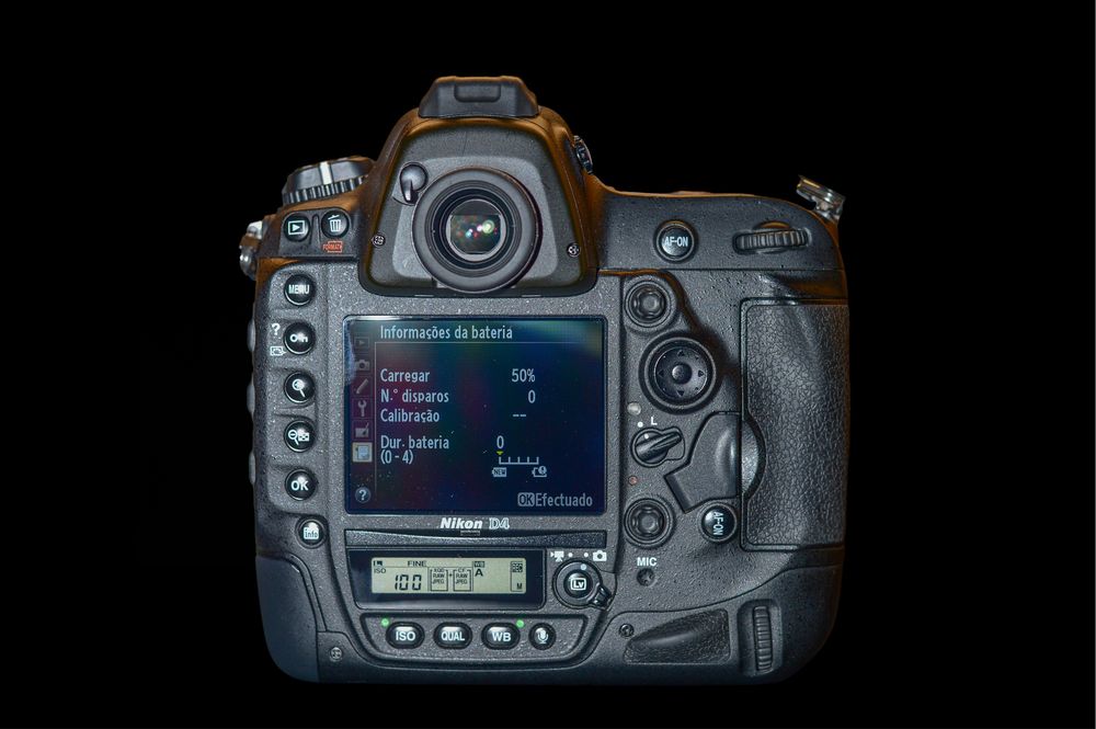 Nikon D4 (Corpo) – Apenas 25 675 actuacões