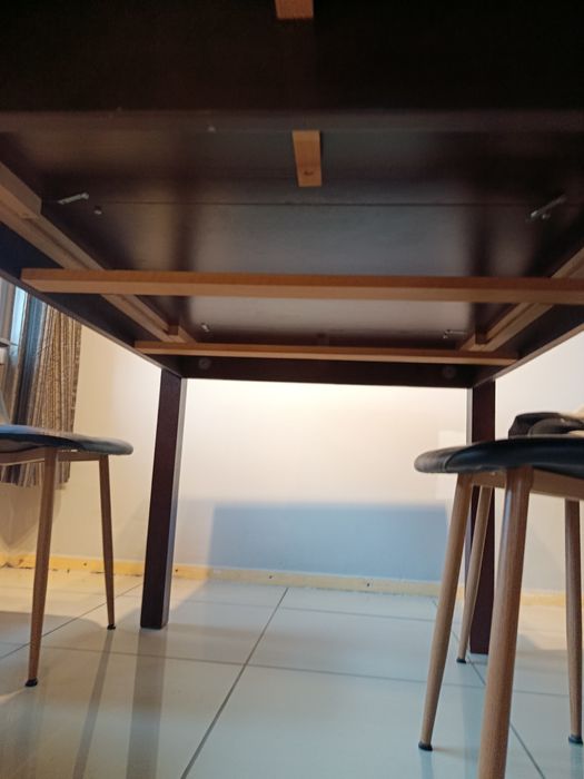 Stół kuchenny brąz