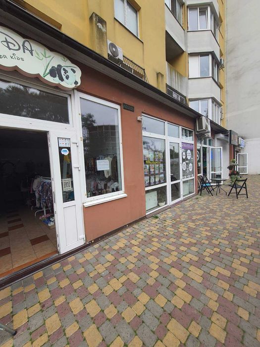 Продам действующий салон красоты на Радужном. Первый этаж.