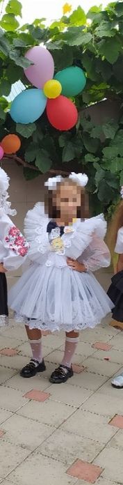 Продам школьную форму платье и фартук