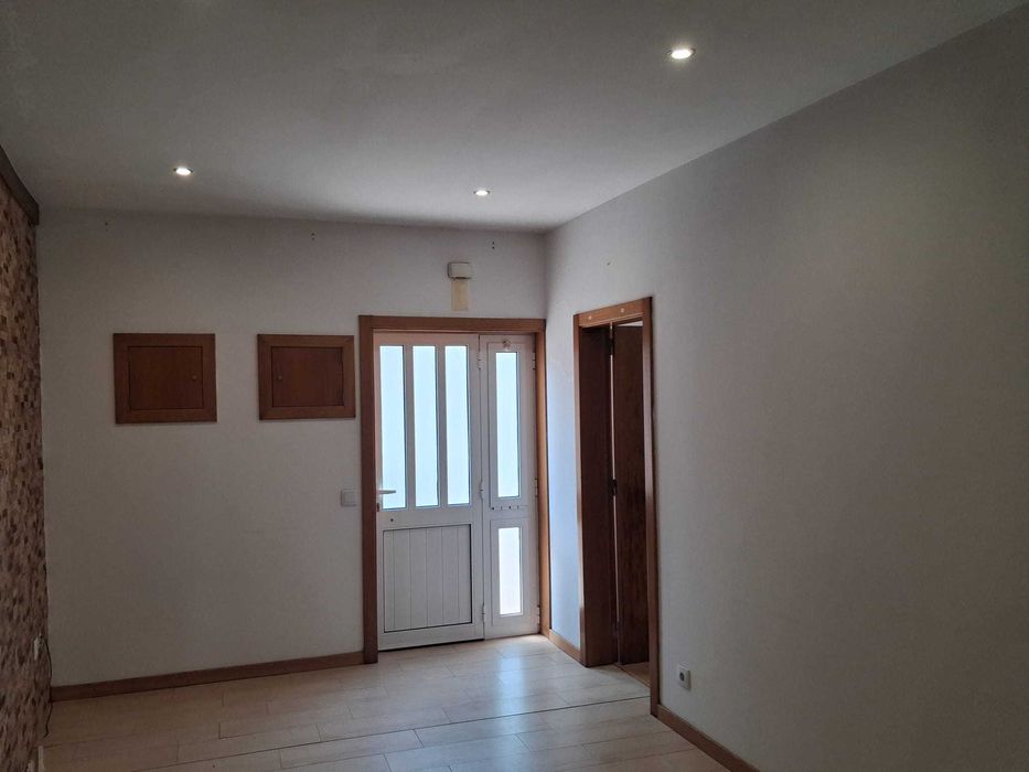 Arrenda-se Moradia M3 + 1  em Pereira