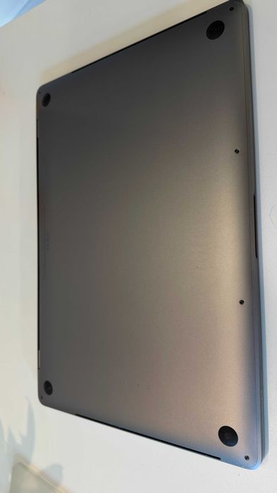 Macbook Pro 16" 2019, 2,6GHZ Intel Core i7 6-Core, 16GB, 512 SSD, excelente estado! Cinzento espacial, único dono, muito bem cuidado!