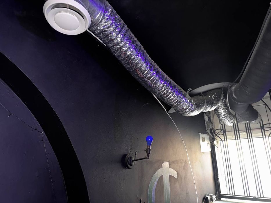 Вытяжка с мотором