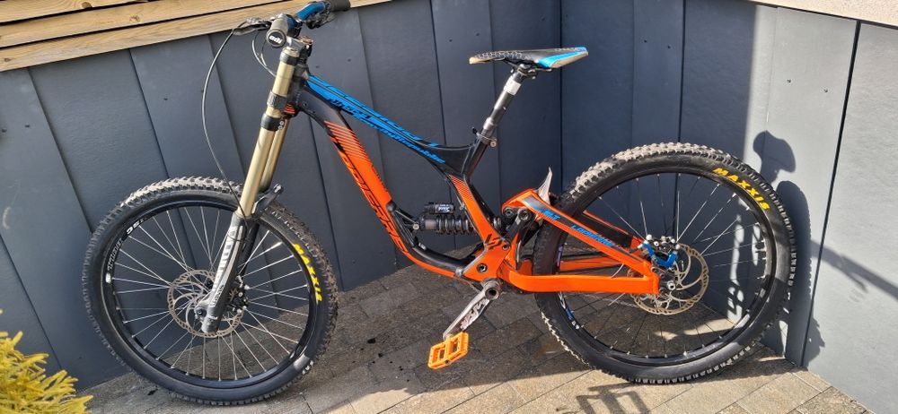 Lapierre DH Team, горный велосипед для скоростного спуска (даунхилл).