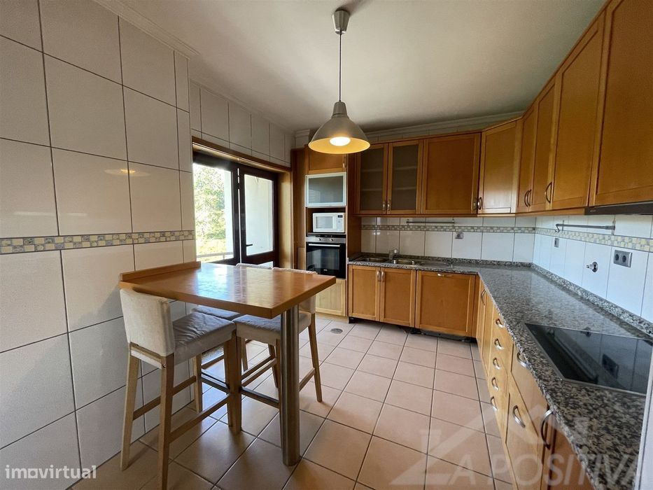 Apartamento T4 Arrendamento em São João da Madeira,São João da Madeira