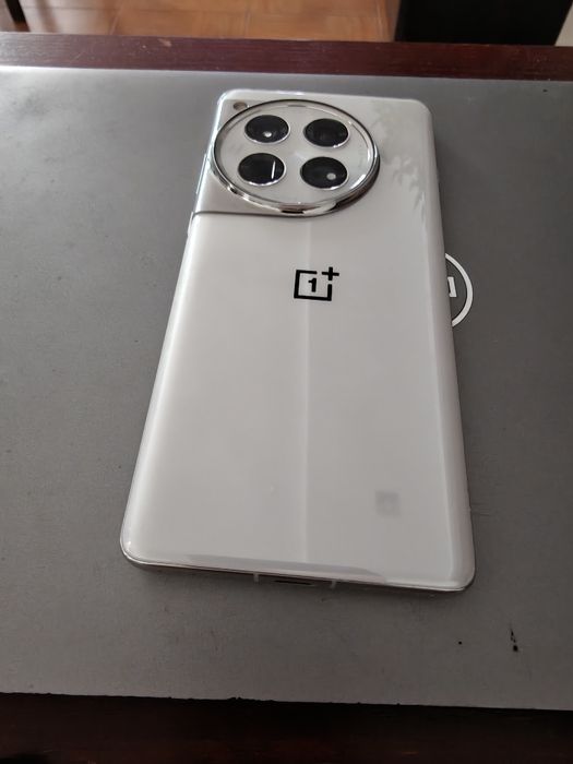 Oneplus 12 _ 24Gb/1T