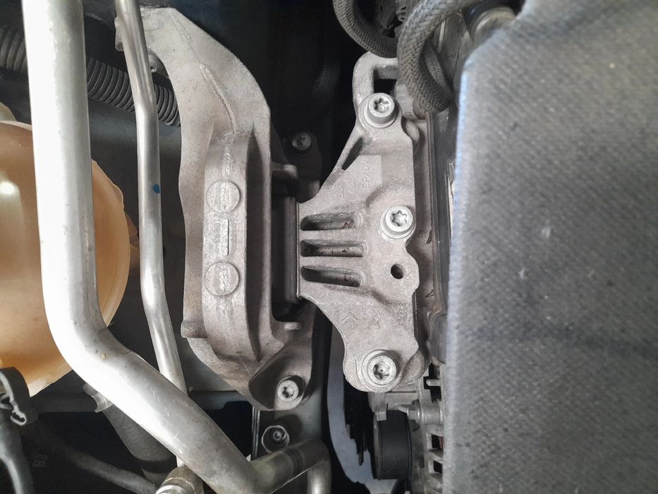 Apoio do motor PEUGEOT 308 SW II