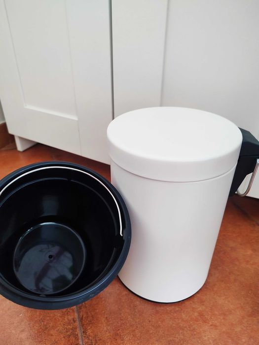 Caixote para casa de banho