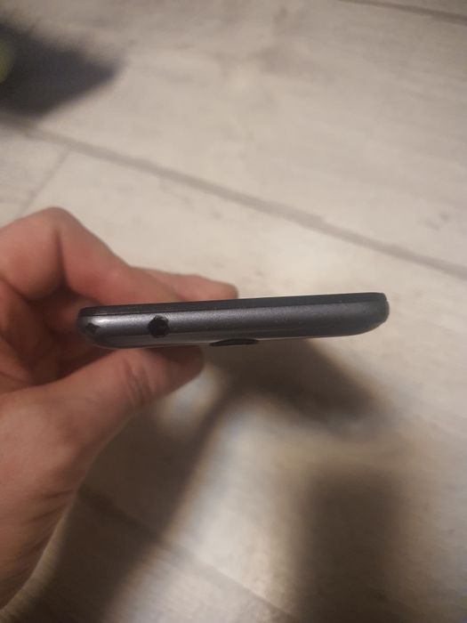 Смартфон Neffos tp703A