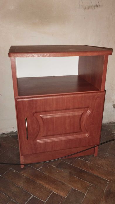 Тумбочка прикроватна