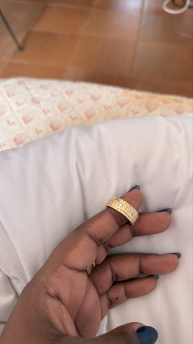 Aliança ouro 9k em bom estado