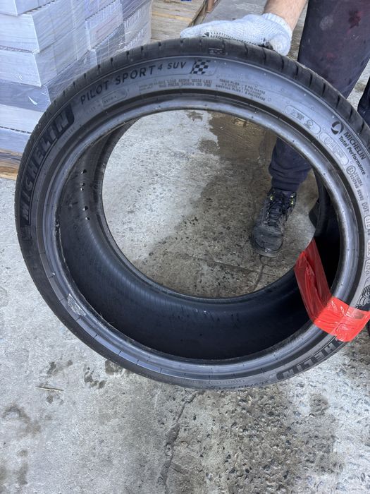 Michelin pilot sort 4 265/40/21.