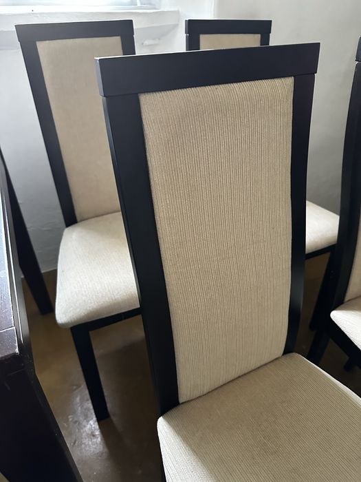 Conjunto mesa extensível + 4 cadeiras de madeira maciça