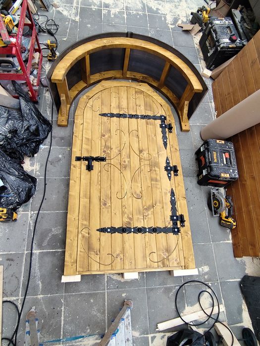 Drzwi do piwniczki gospodarcze do domków piwnic opaska