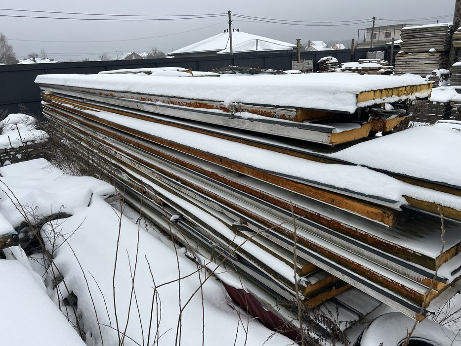 Сендвіч панелі лежалі