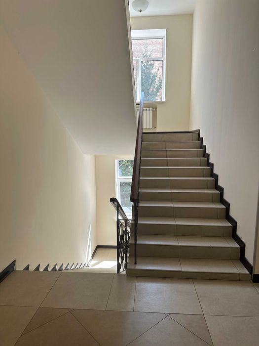 продаж офісу в БЦ на Преображенській 23