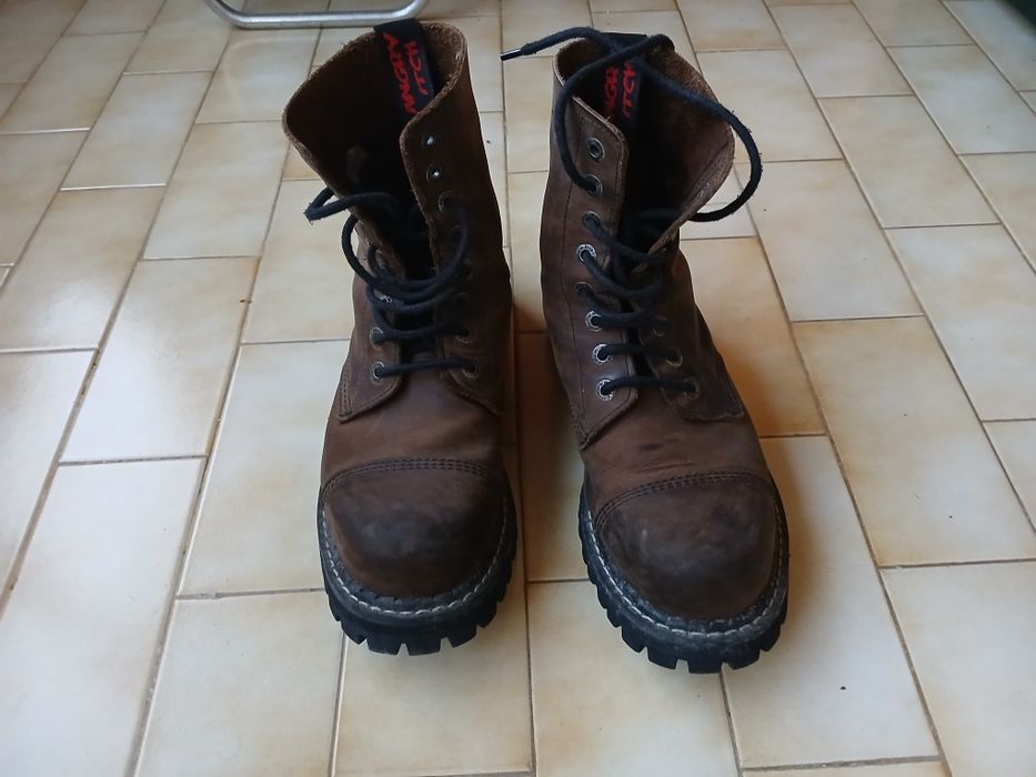 Botas de Couro angry Itch