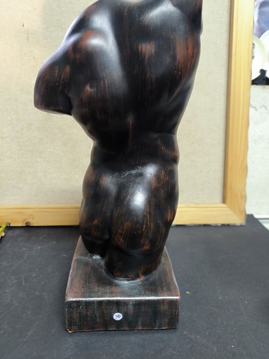 Tronco de homem em cerâmica