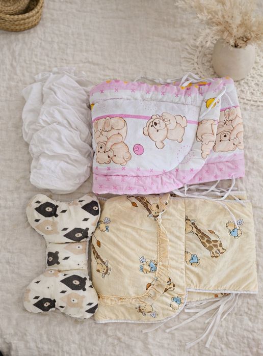 Zestaw dla dziecka ochraniacz na łóżeczko prześcieradło poduszka