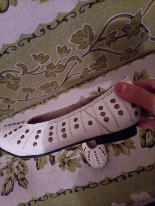 Продам жіночі  туфлі