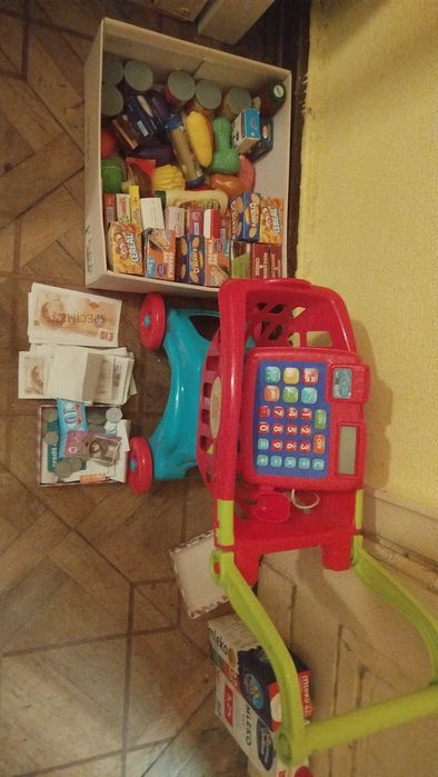 Zabawa w sklep produkty kasa wózek pieniążki
