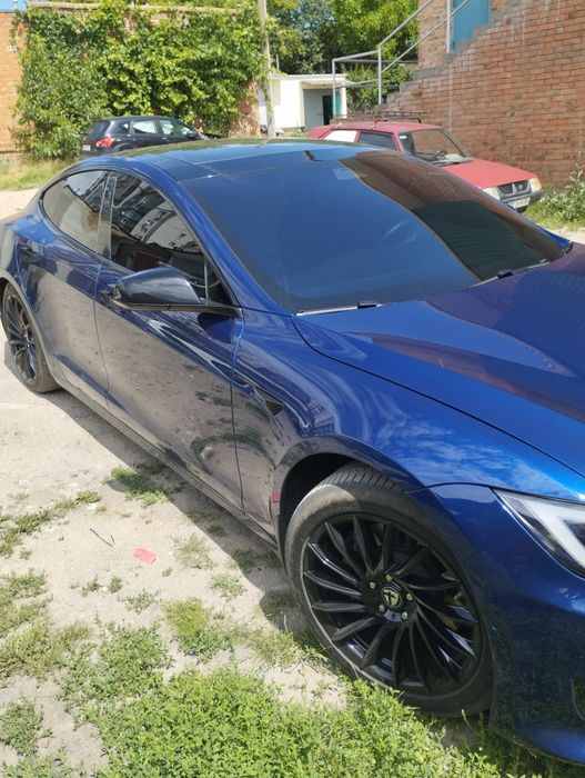 Тонування авто. Поліровка та бронювання фар . Тонування стопів .