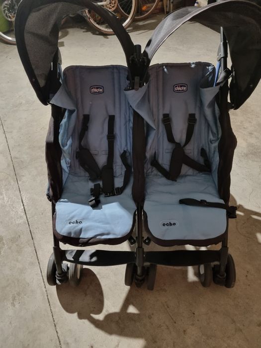 Carrinho Chicco duplo de bebé
