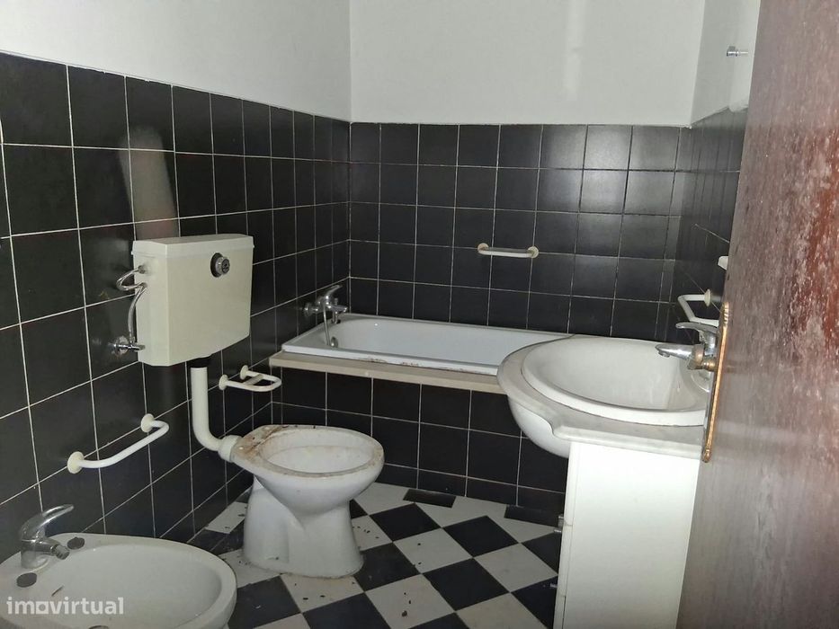 Moradia com Garagem e Terreno | Palheira – Assafarge, Coimbra
