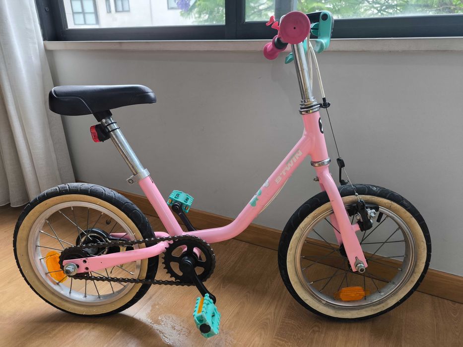 Bicicleta Infantil Btwin 14” com Rodinhas e Acessórios