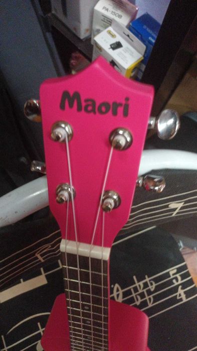 Ukulele Soprano Rosa C/ Saco Incluído