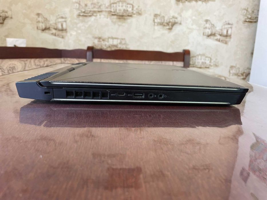 Ноутбук 15" FHD Alienware 15 R4 (I7-8750H/16Gb/SSD256+HDD 1Tb/GTX1070)