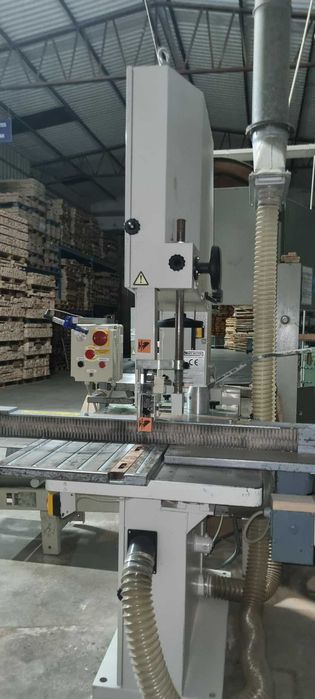 Serra de fita semiautomática