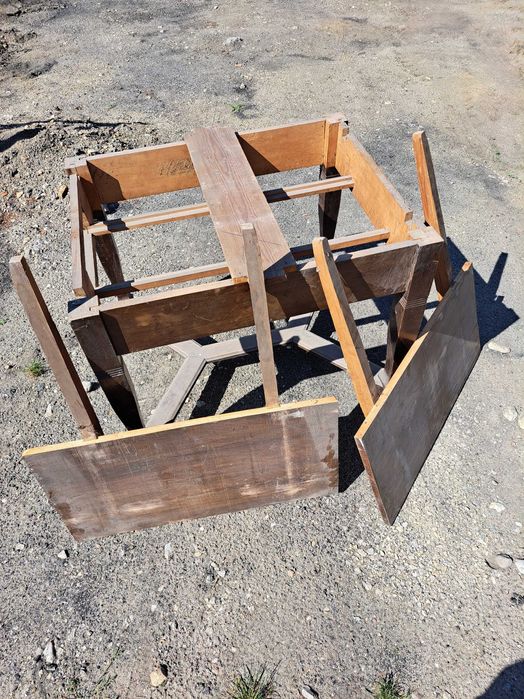 Stary stół drewniany