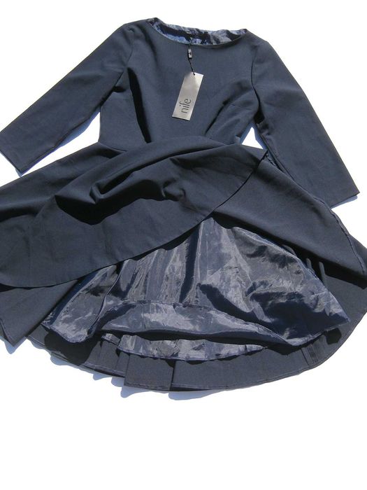 Деловое тёмно синее расклешённое платье с рукавом бренд Nife Польша М