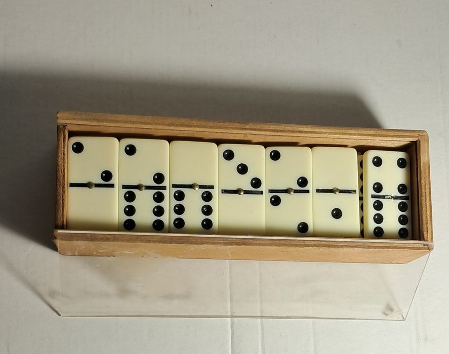 Доміно слонова кістка