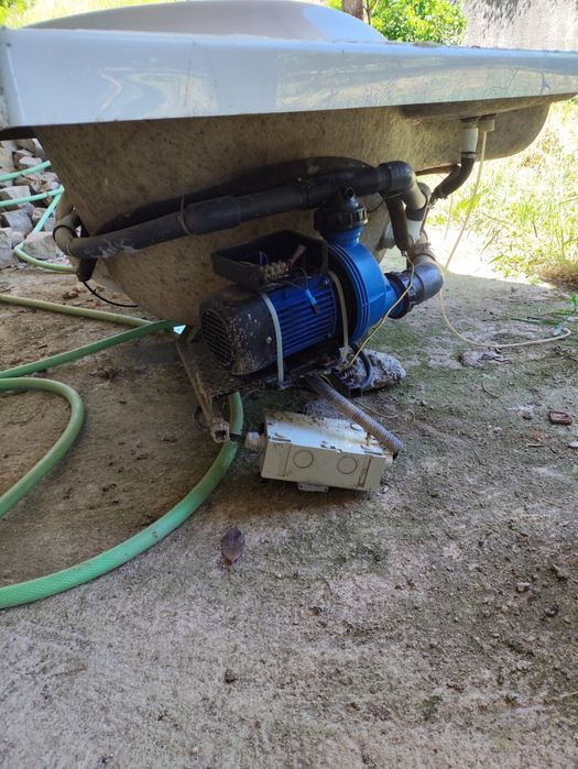 Vendo banheira de hidromassagem