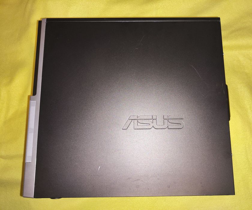 Torre PC ASUS Win 10 Pro.