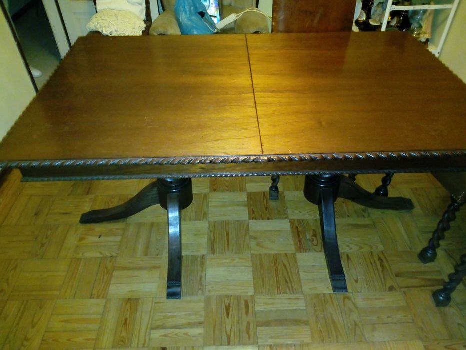 Sala de jantar em madeira maciça