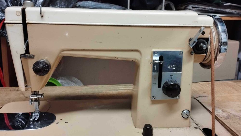 Maszyna do szycia -Łucznik 413