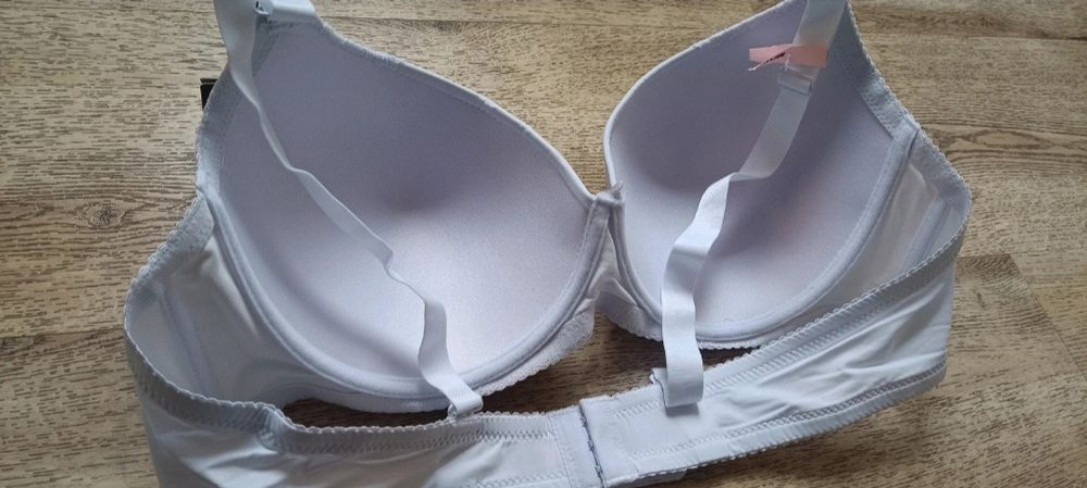 Biały nowy biustonosz 110E full cup pełna miseczka usztywniany
