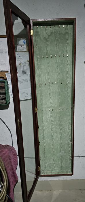 Armário/Expositor vertical de parede