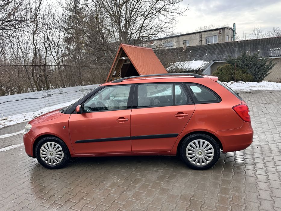 Шкода фабія 1.4 2009 рік