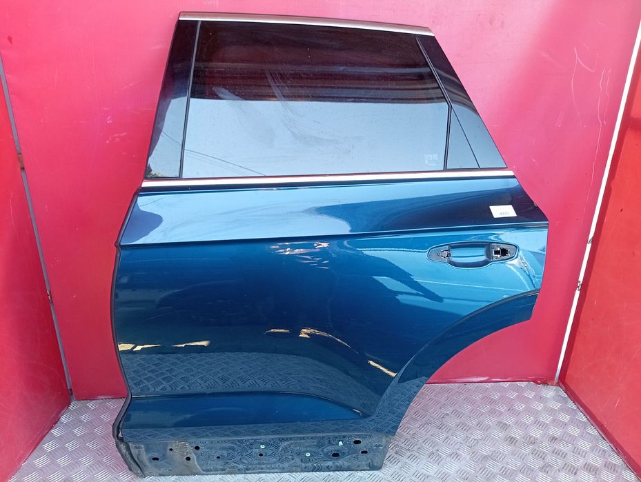 Двері ліві задні Toureg CR 8H P5M двери левая Таурег ЦР Туарег СР