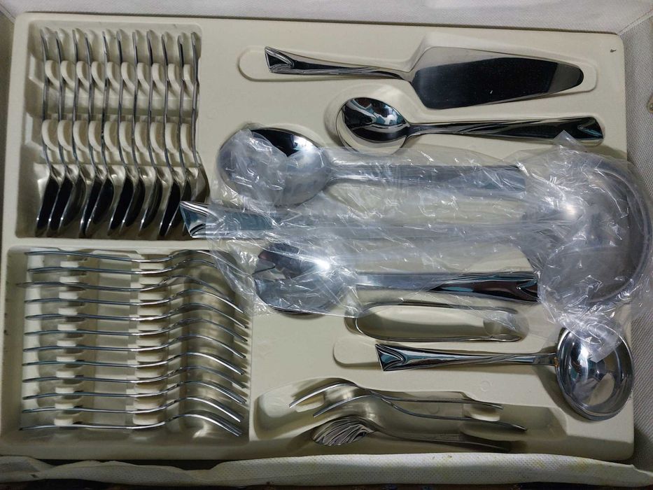 zestaw Sztućce kuchenne , piekny nowy  11 osób