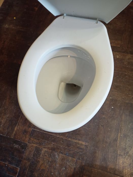 Туалет новый для ванной