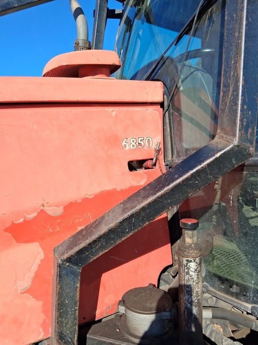 Tractor valtra com grua