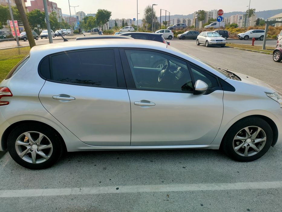 Peugeot 208 1.2 Active (82cv) — 149.500 km — Revisões com Comprovativo — photo 2